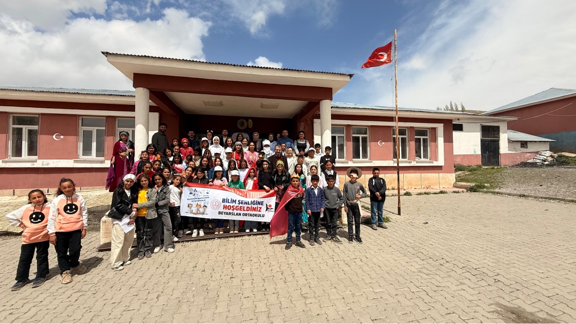 Beyarslan Ortaokulu 4006 TÜBİTAK Bilim Fuarı
